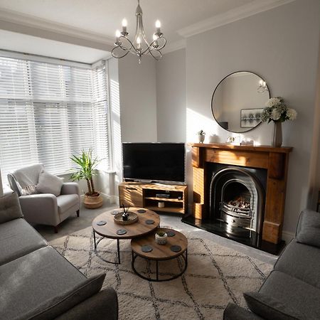 4 Bed End Terrace - Sleeps 7 Villa Ilkley Exterior photo
