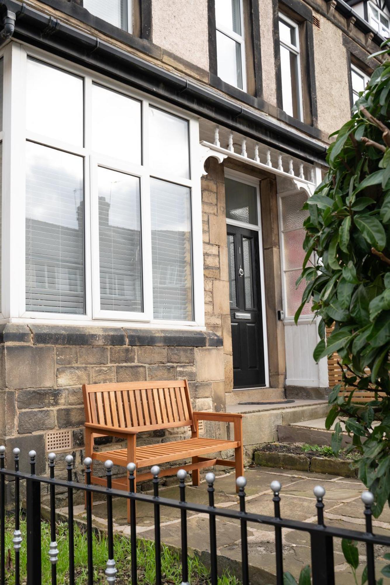 4 Bed End Terrace - Sleeps 7 Villa Ilkley Exterior photo