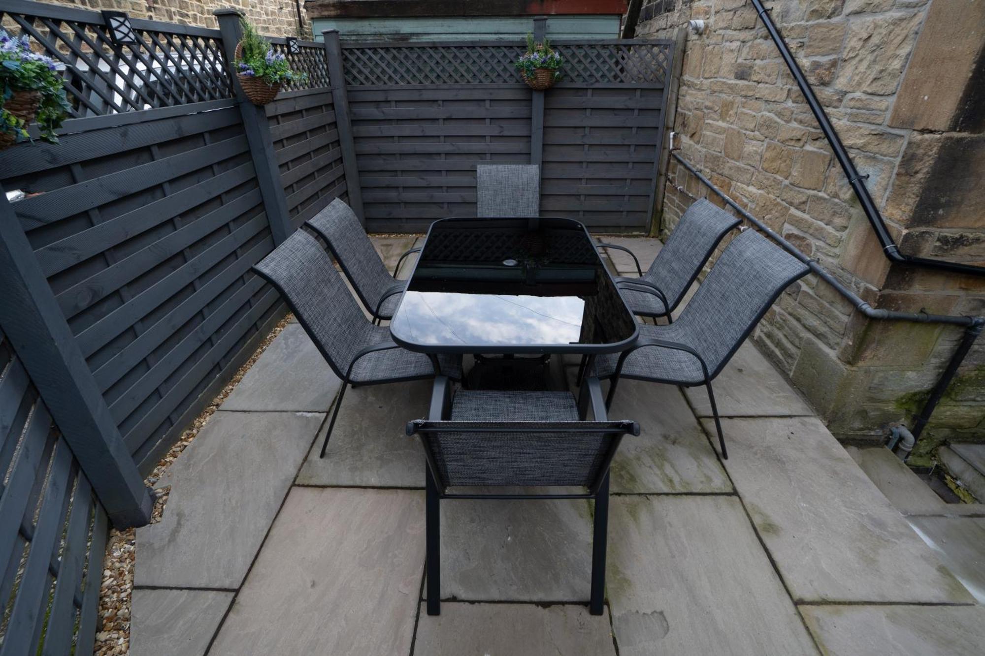4 Bed End Terrace - Sleeps 7 Villa Ilkley Exterior photo