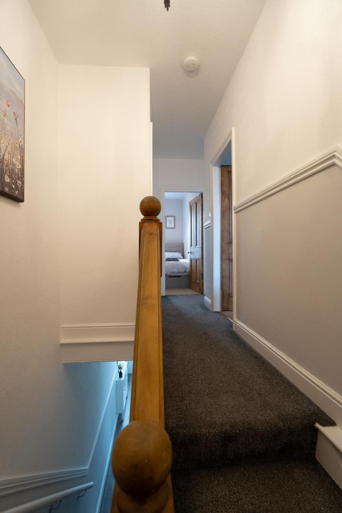 4 Bed End Terrace - Sleeps 7 Villa Ilkley Exterior photo