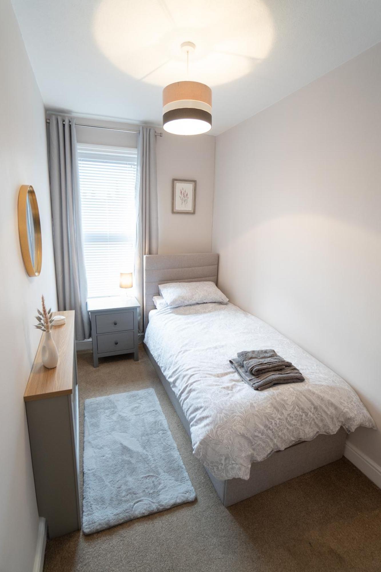 4 Bed End Terrace - Sleeps 7 Villa Ilkley Exterior photo