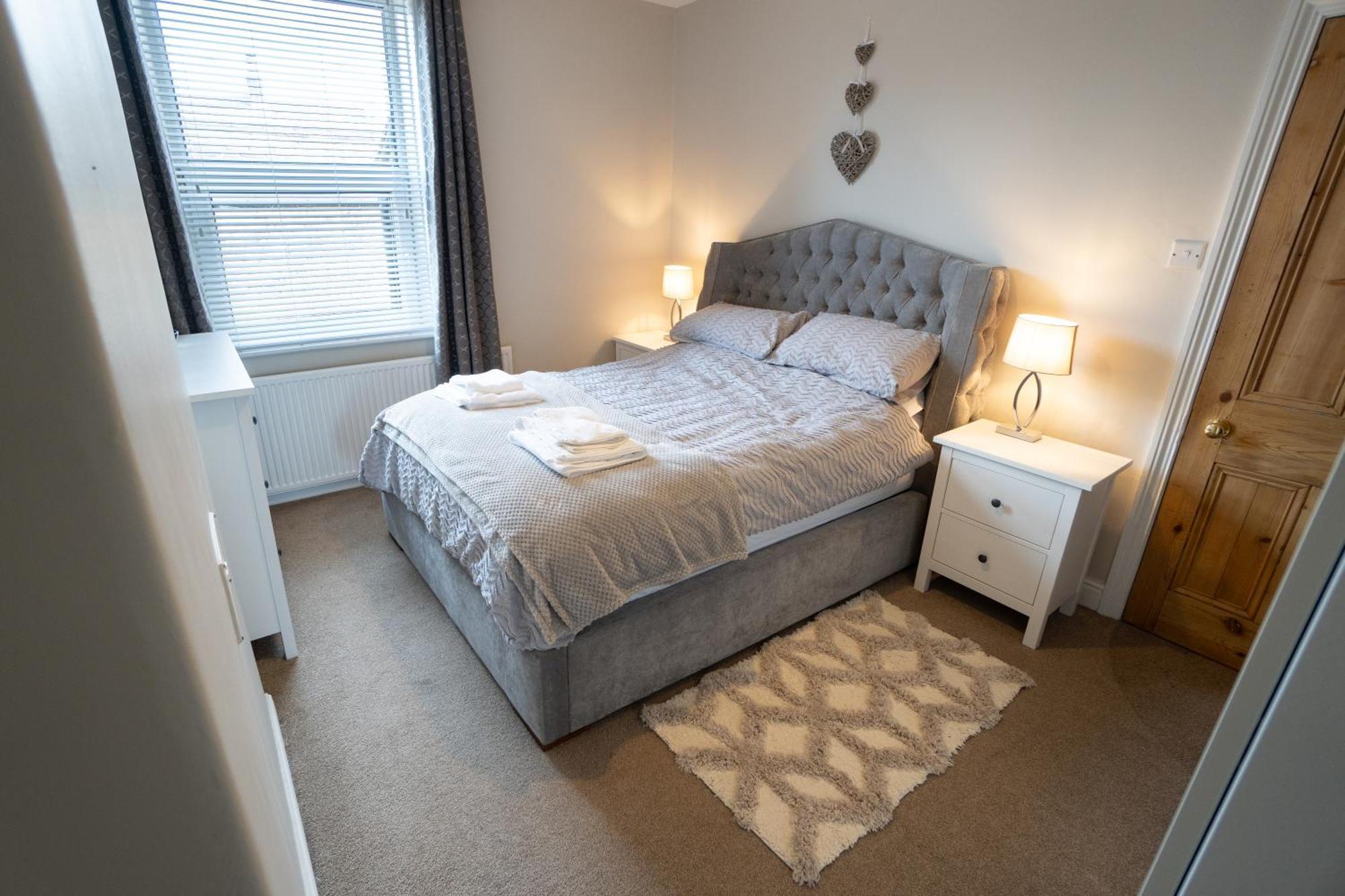 4 Bed End Terrace - Sleeps 7 Villa Ilkley Exterior photo